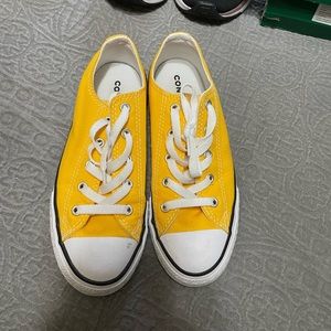 yellow low top converse